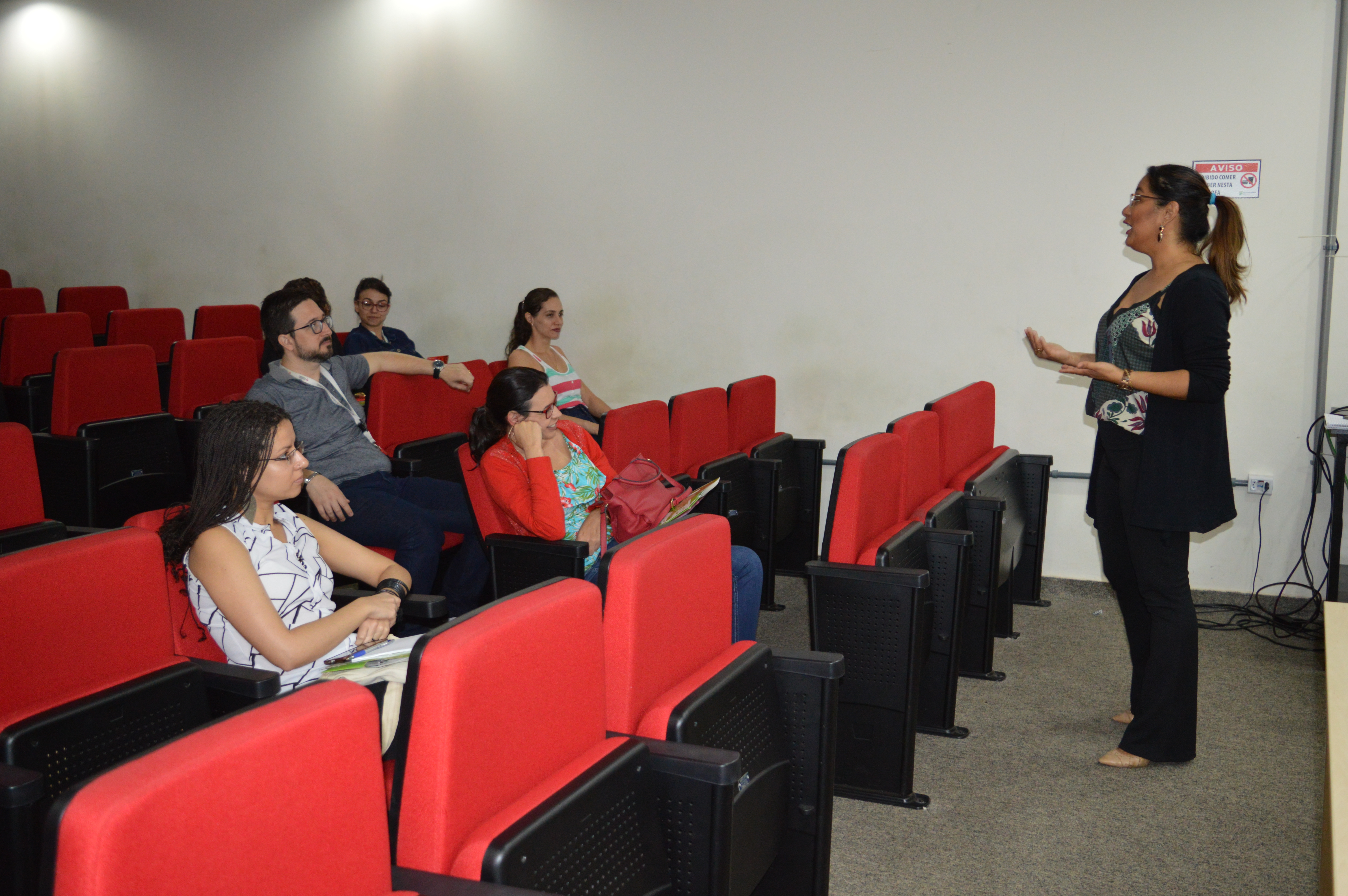 Psicóloga da CAS, Rose Hellen Shimabuku, ministrou palestra: Ética Pessoal e Etiqueta Profissional